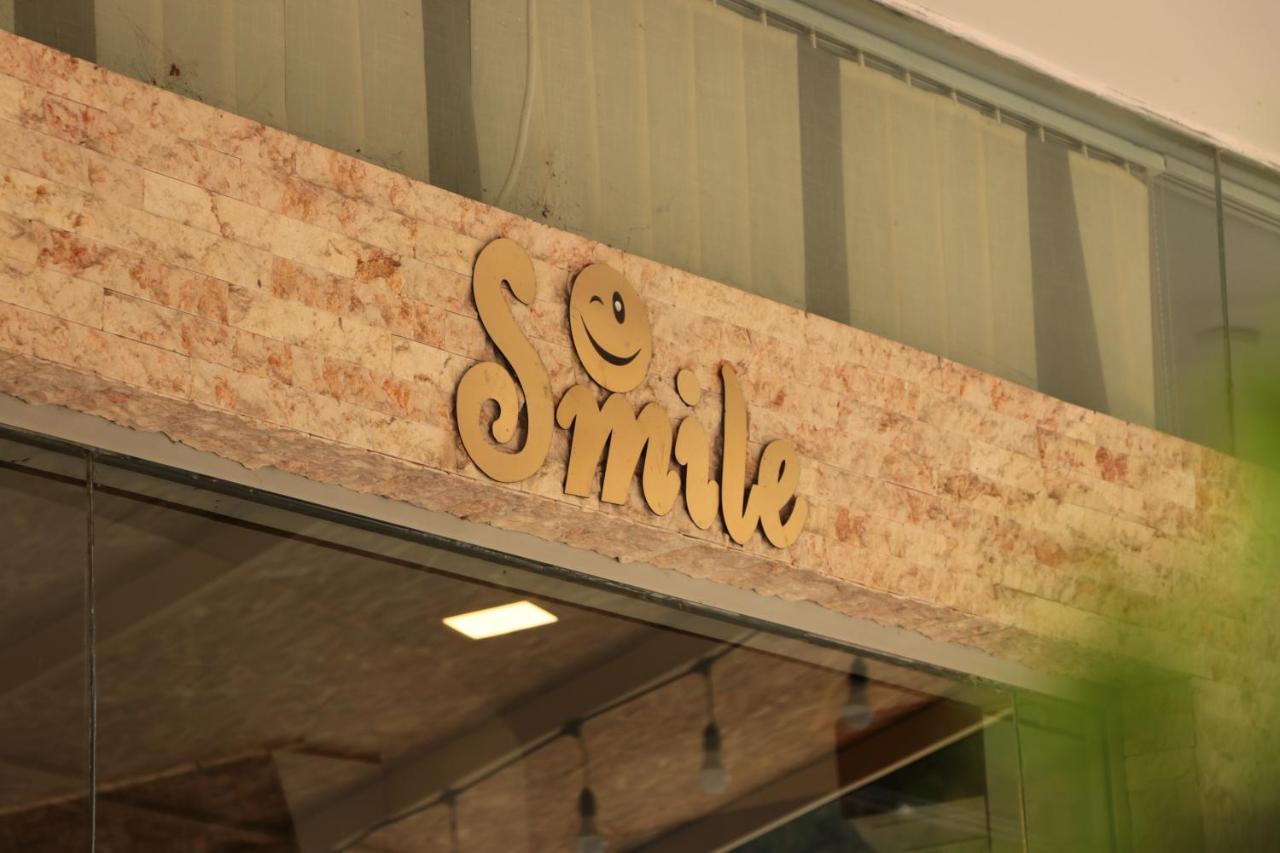 Hotel Smile Kobuleti Exterior foto