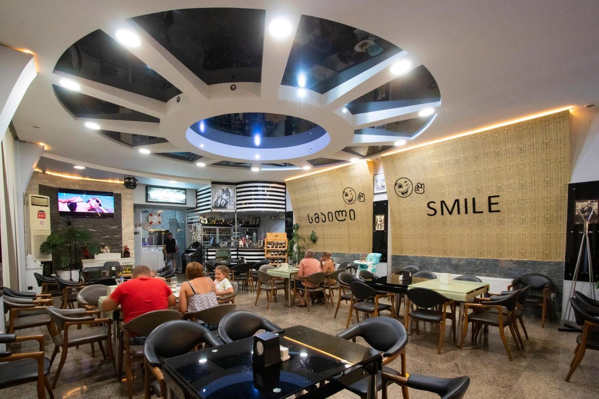 Hotel Smile Kobuleti Exterior foto