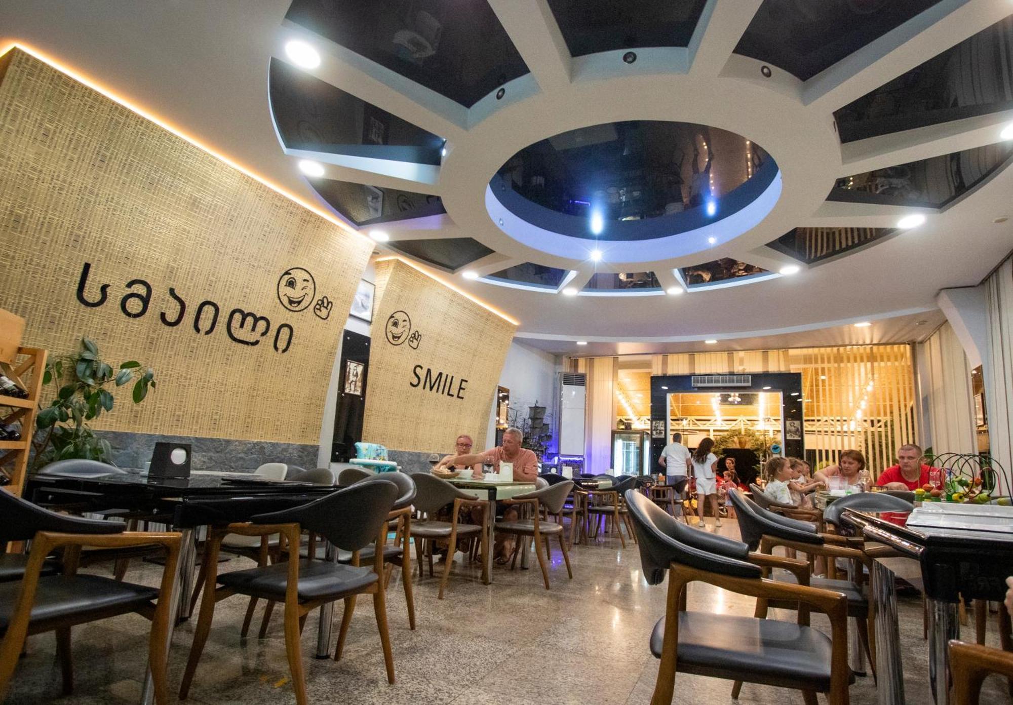 Hotel Smile Kobuleti Exterior foto