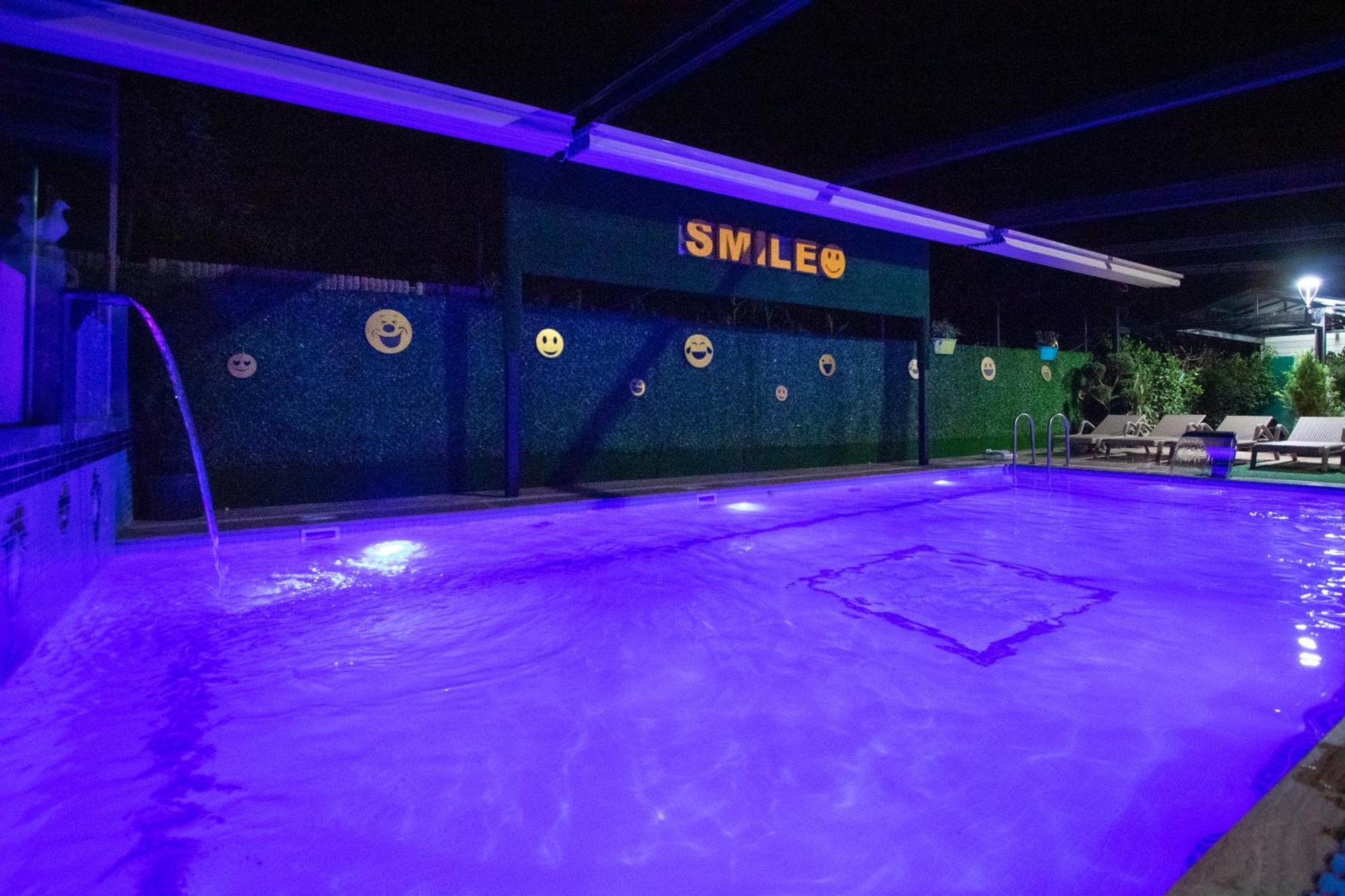 Hotel Smile Kobuleti Exterior foto