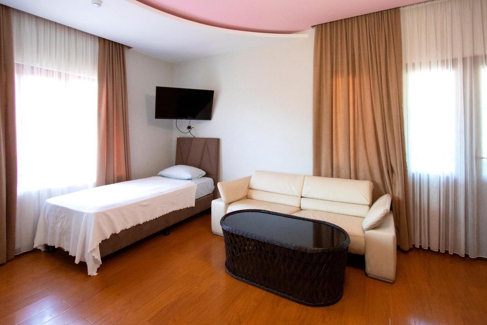 Hotel Smile Kobuleti Exterior foto